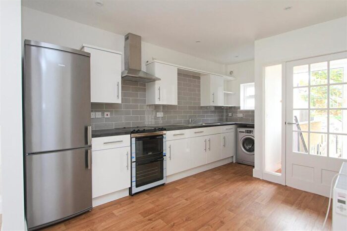 1 Bedroom Flat To Rent In High Street, Whitstable, Kent, CT5