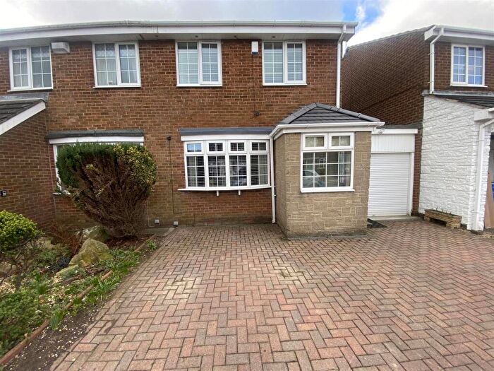 3 Bedroom Semi-Detached House For Sale In Chipchase Court, New Hartley, Whitley Bay, NE25