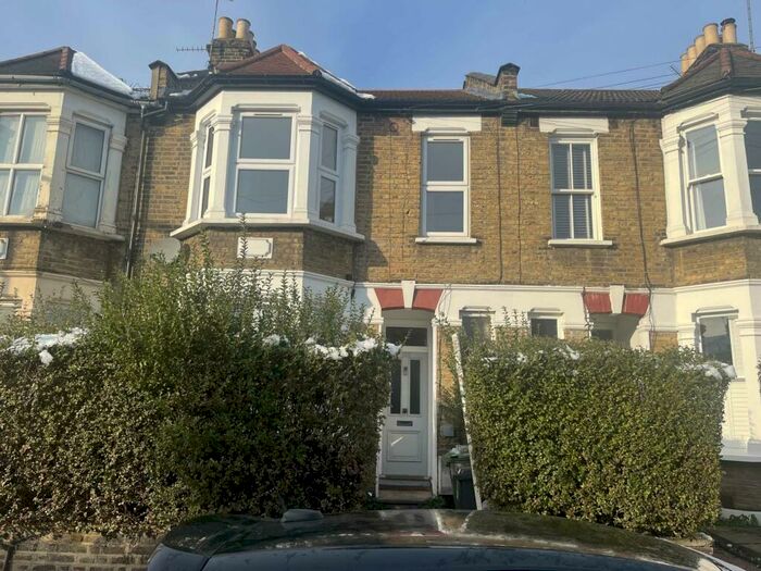 2 Bedroom Flat To Rent In Albert Road, Leyton, E10