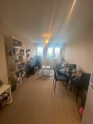 1 Bedroom Apartment To Rent In High Street, Kingswinford, DY6