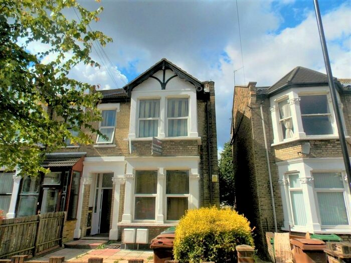 Studio To Rent In Poppleton Road, Leytonstone, London, E11