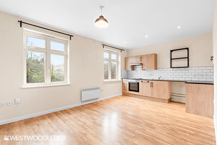1 Bedroom Flat To Rent In High Road, Broxbourne, EN10