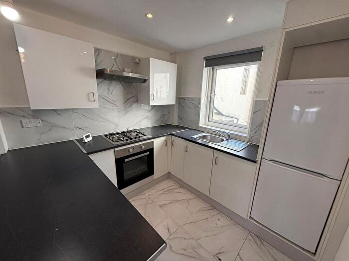 3 Bedroom Maisonette To Rent In St. James's Street, Brighton, BN2