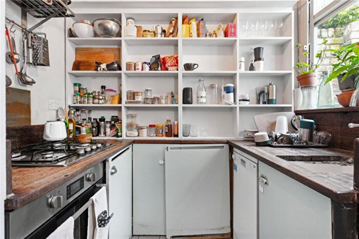2 Bedroom Apartment To Rent In Highbury New Park, Highbury, N5