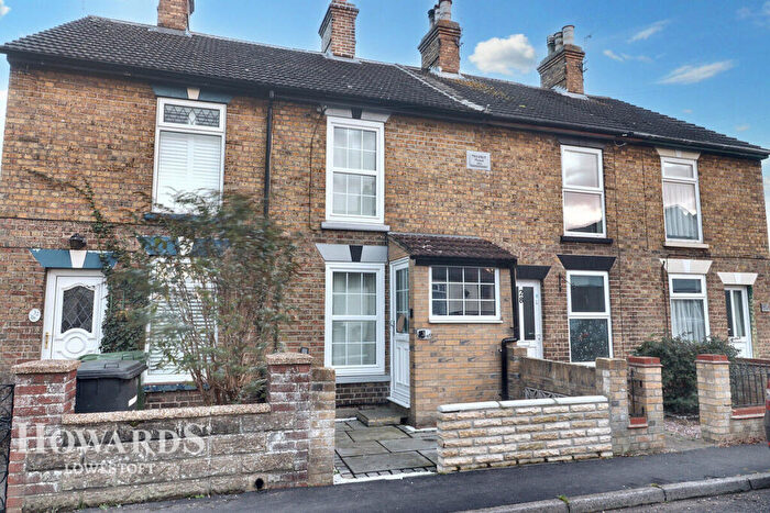 2 Bedroom Terraced House For Sale In London Road, Kessingland, NR33