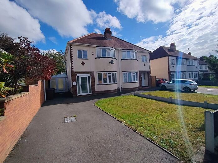 3 Bedroom Semi-Detached House For Sale In Windmill Lane, Castlecroft, WV3