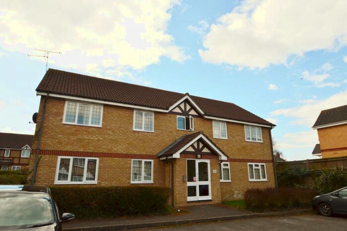 2 Bedroom Apartment To Rent In Rockall Court, Langley, Berkshire, SL3