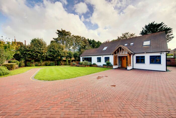 6 Bedroom Detached House To Rent In Vicars Moor Lane, London, N21