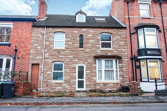 6 Bedroom Terraced House For Sale In Victoria Street, Loughborough, Leicestershire, LE11