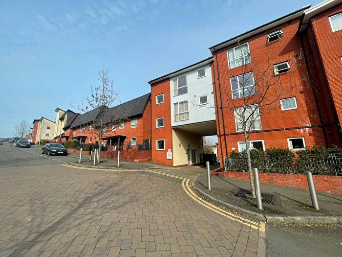 2 Bedroom Flat To Rent In Lytham Croft, Birmingham, West Midlands, B15