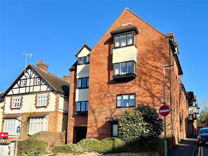 1 Bedroom Flat For Sale In Baillie Road, Guildford, Surrey, GU1