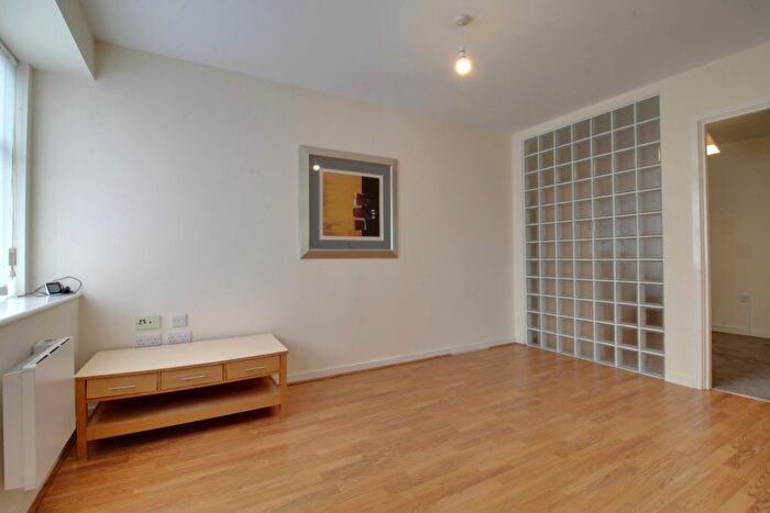 2 Bedroom Flat To Rent In Brindley House, Newhall Street, Birmingham City Centre, B3