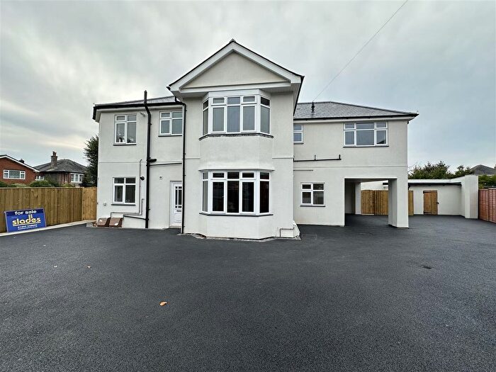 1 Bedroom Flat For Sale In Charminster Avenue, Charminster, Bournemouth, BH9
