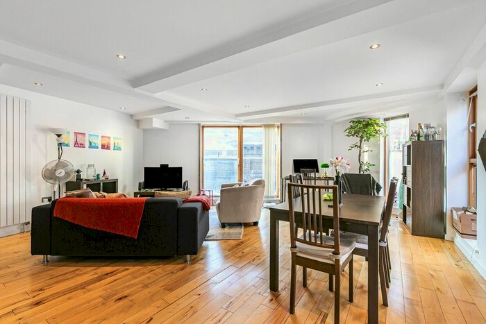 2 Bedroom Flat To Rent In Magdalen Street, London, SE1