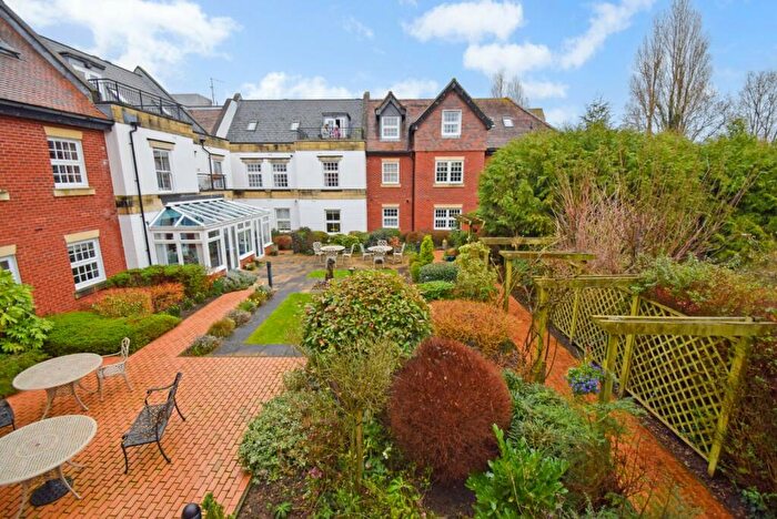 2 Bedroom Apartment To Rent In Jennery Lane, Burnham, Bucks, SL1