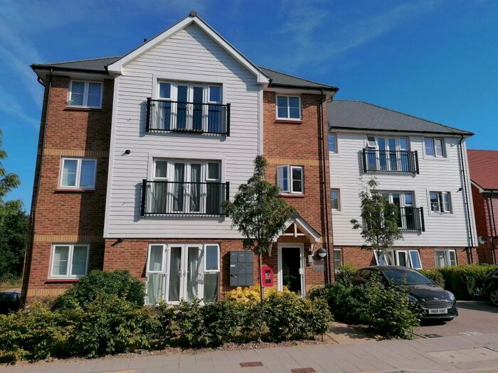 2 Bedroom Apartment To Rent In Illett Way, Faygate, Horsham, RH12