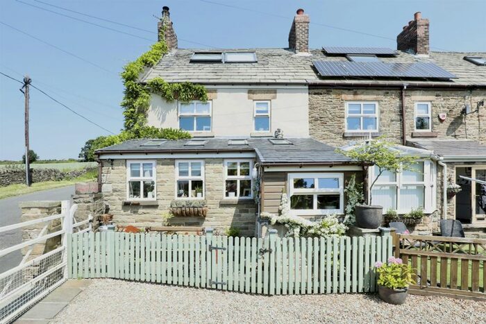 2 Bedroom Semi-Detached House For Sale In Cavendish Square, Marsh Lane, Sheffield, S21