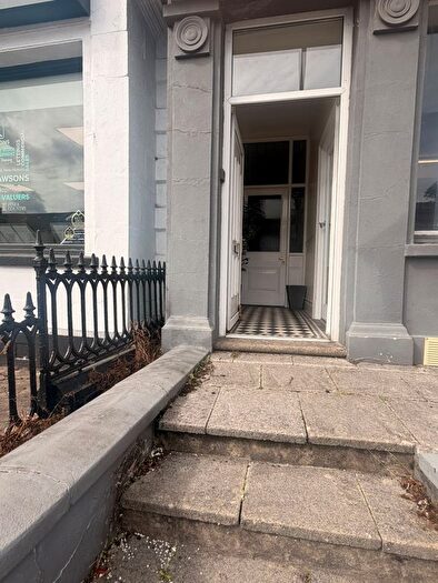 3 Bedroom Flat To Rent In Murray Street, Llanelli, SA15