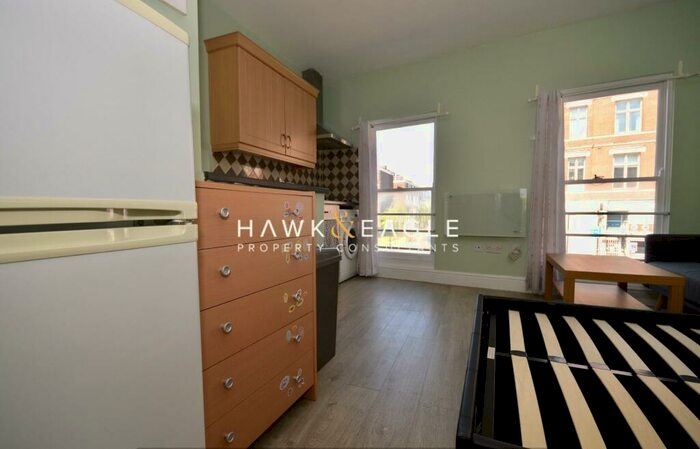 Studio To Rent In Commercial Road, London, E1