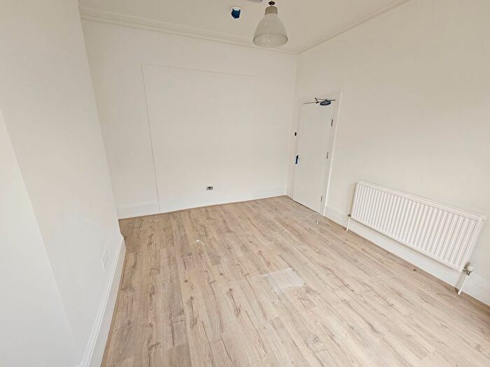 1 Bedroom Property To Rent In Fairbridge Road, N19