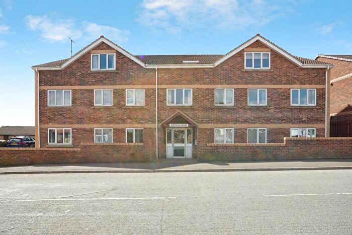 3 Bedroom Flat For Sale In Owlcotes Road, Pudsey, LS28
