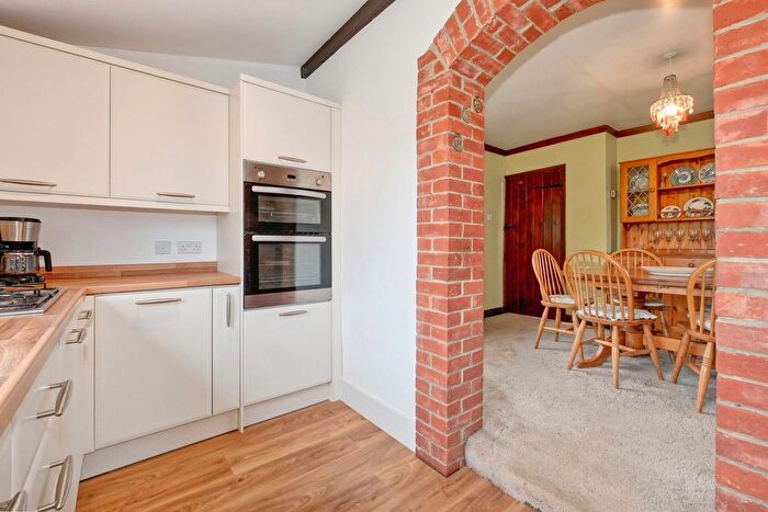 2 Bedroom Detached House For Sale In Marshfoot Lane, Hailsham, BN27