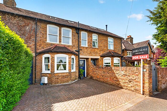 4 Bedroom Terraced House For Sale In Halliford Road, Sunbury-On-Thames, TW16