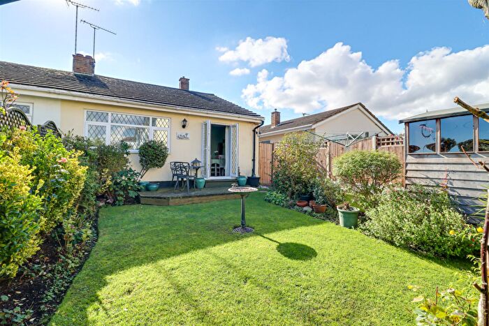 2 Bedroom Semi-Detached Bungalow For Sale In Broomfield, Thundersley, SS7