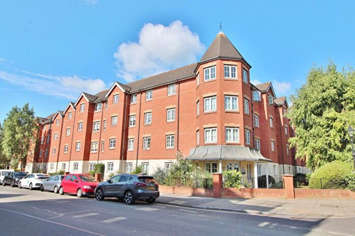 2 Bedroom Retirement Property For Sale In Queens Crescent, Southsea, PO5