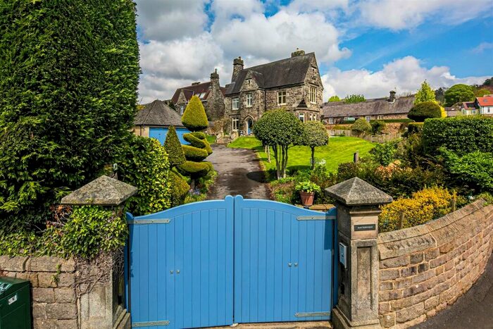 4 Bedroom Link Detached House For Sale In Station Road, Hathersage, Hope Valley, S32