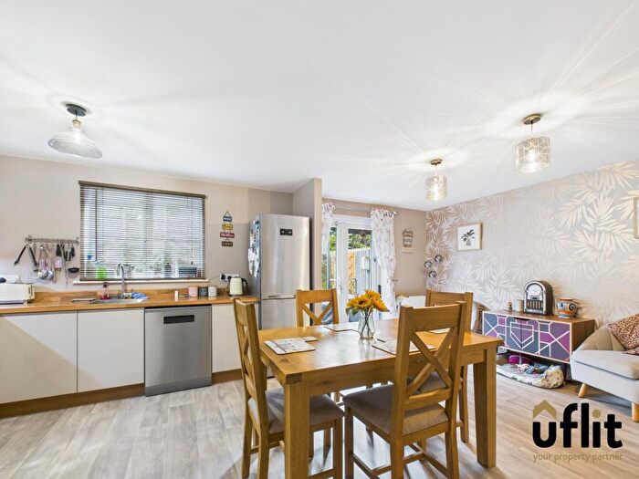 4 Bedroom Detached House For Sale In Field View Court, Brinsworth, Rotherham, S60