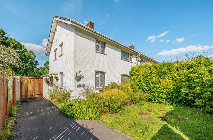 3 Bedroom Semi-Detached House For Sale In Chilworth Close, Chilworth, Southampton, Hampshire, SO16