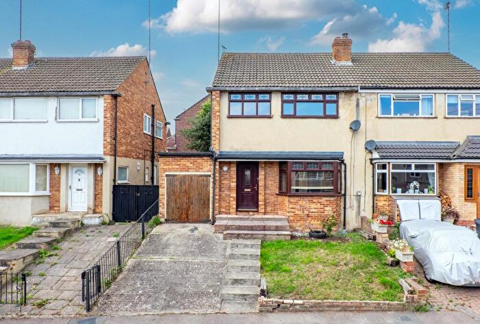 3 Bedroom Semi-Detached House For Sale In Darent Mead, Sutton At Hone, Dartford, DA4