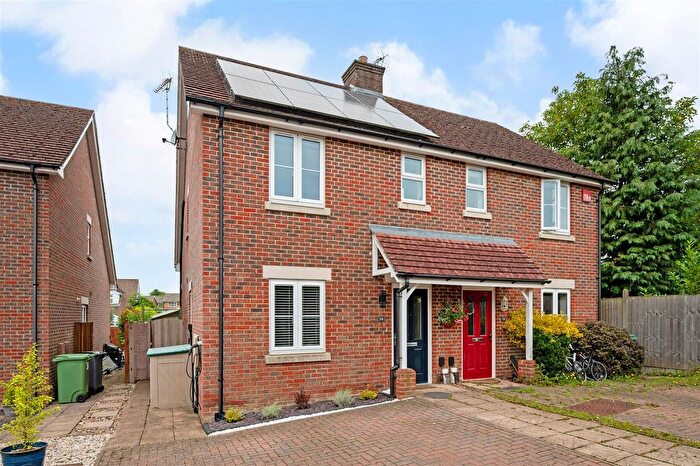 3 Bedroom Semi-Detached House For Sale In Walden Gardens, Horndean, PO8