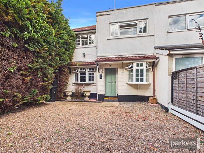3 Bedroom Semi Detached House For Sale In Shepherds Hill, Earley, Reading, RG6