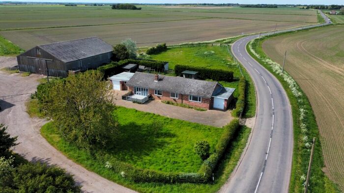 5 Bedroom Detached Bungalow For Sale In Clay Bank, South Kyme, LN4