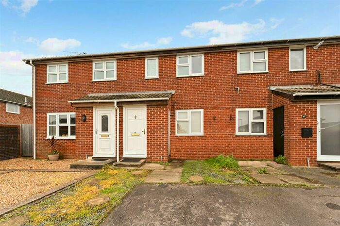 2 Bedroom Terraced House To Rent In Caernarvon Road, Chichester, PO19