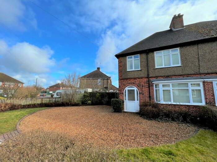 3 Bedroom Semi-Detached House To Rent In Brooklands Avenue, Leighton Buzzard, LU7