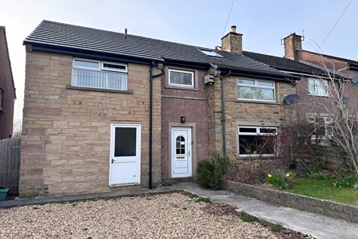 4 Bedroom End Of Terrace House For Sale In Derwent Square, Chinley, High Peak, SK23