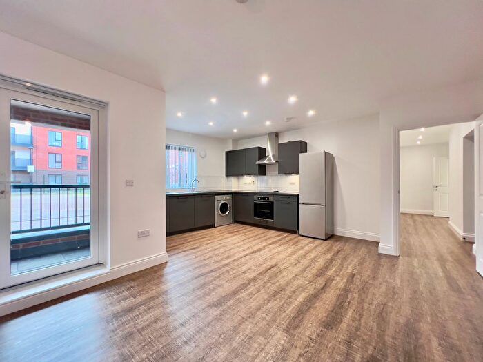 2 Bedroom Flat To Rent In Riverside Close, Romford, RM1