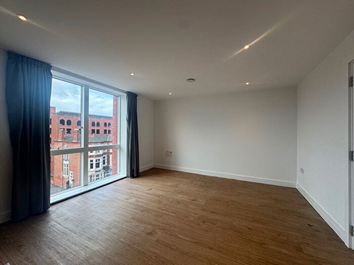 2 Bedroom Flat To Rent In New Walk Place, Leicester, LE1