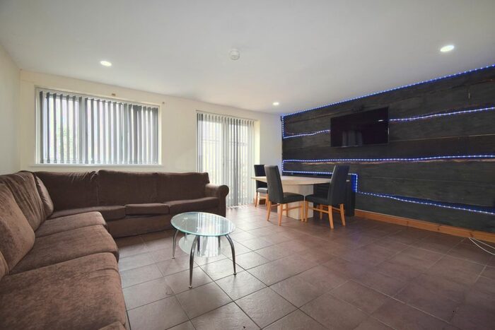 8 Bedroom Terraced House To Rent In Harriet Street, Cathays, CF24