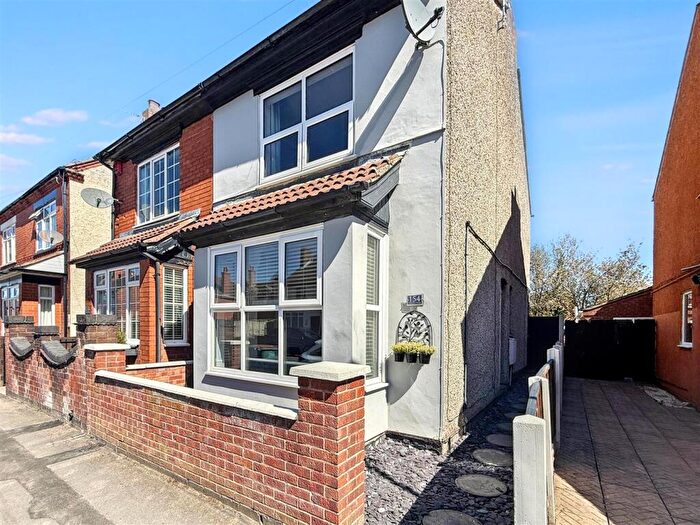 2 Bedroom Semi Detached House For Sale In Crescent Road, Hugglescote, Coalville, LE67