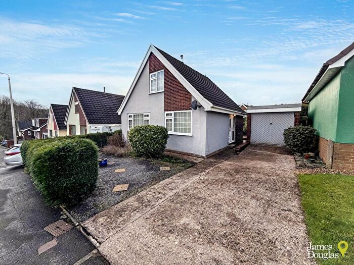 3 Bedroom Detached Bungalow For Sale In Clas Ty Gelli, Coed Y Cwm, Pontypridd, CF37