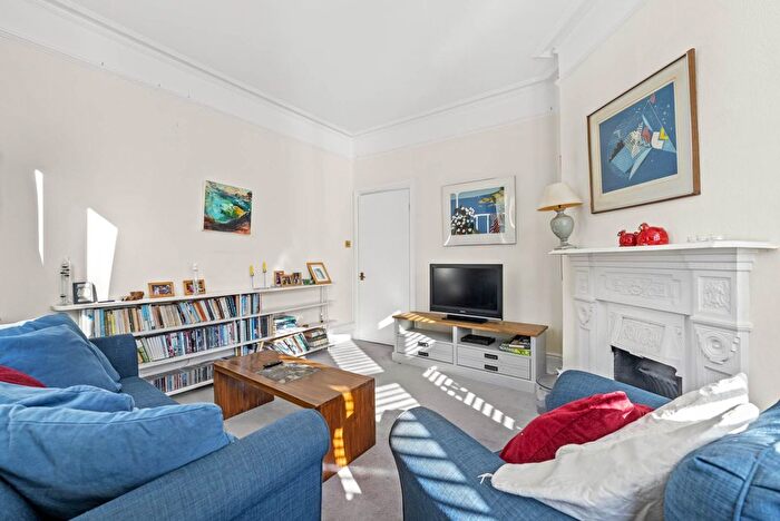 2 Bedroom Flat For Sale In Regency Street, London, SW1P