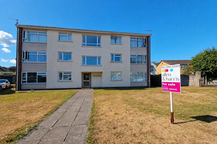 2 Bedroom Flat For Sale In Tyn-Y-Pwll Road, Cardiff, CF14