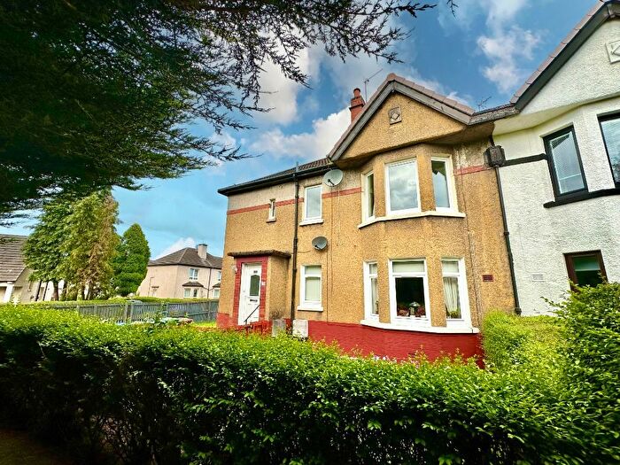 3 Bedroom Flat To Rent In Avenel Road, Knightswood, Glasgow, G13