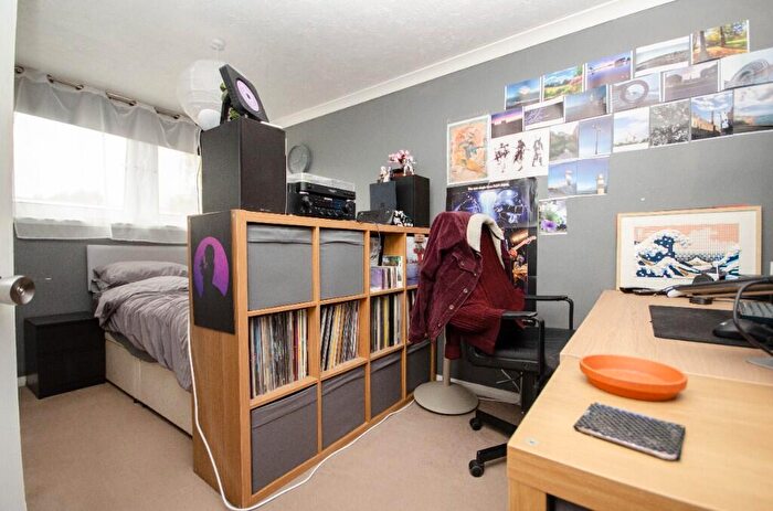2 Bedroom Duplex For Sale In Taranto Road, Lordswood, Hampshire, SO16