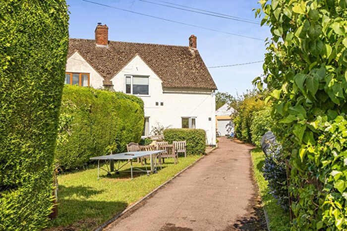 5 Bedroom Semi Detached House For Sale In Ardley Road, Fewcott, Oxfordshire, OX27