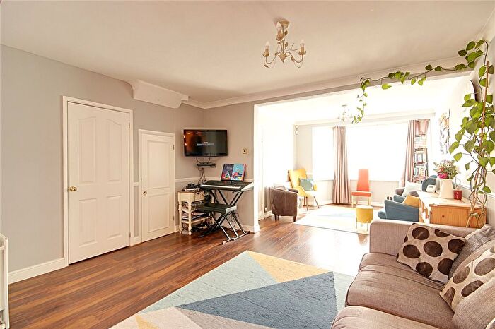 3 Bedroom Terraced House For Sale In Hoe Lane, Enfield, EN1